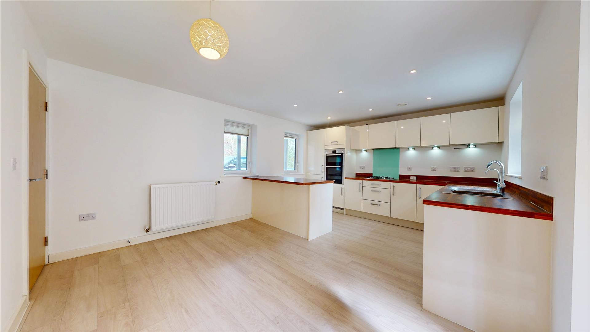 5 bed property in Kernal Close, Milton Keynes